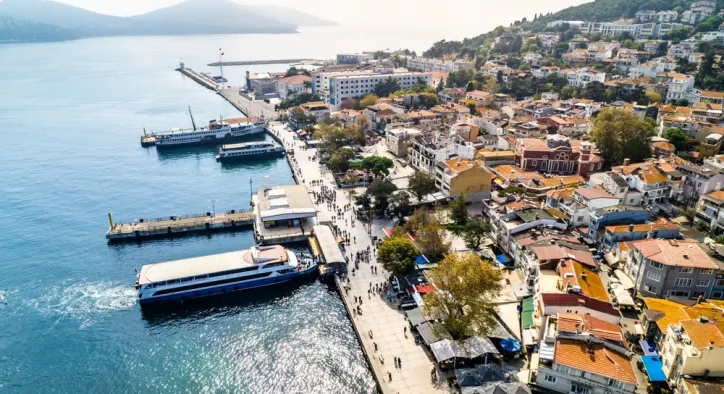Büyükada'ya Nasıl Gidilir? - Büyükada Vapur Seferleri ve Rota Bilgileri