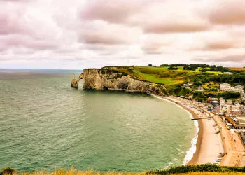 Otobüslü mü Uçaklı mı? Hangi Balkan Turu Size Göre?
